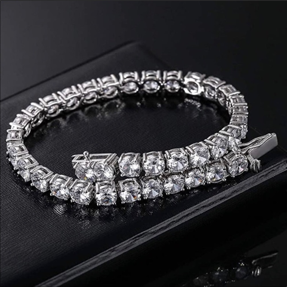 NWT White Gold and Diamond Bracelet